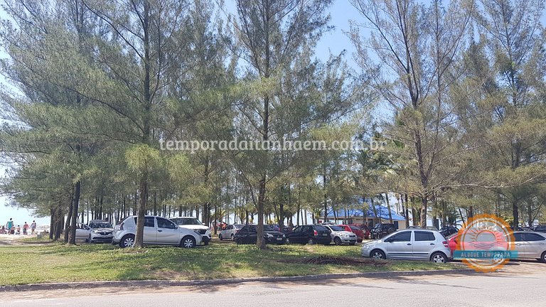 Casa em condomínio na praia com piscina e churrasqueira