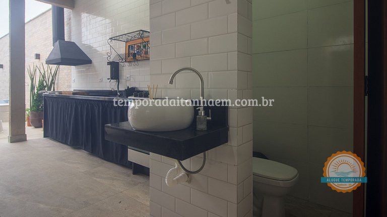 Piscina Grande, 4 Suítes e Área Gourmet, Casa Nova